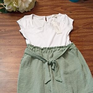 💚 NWT Girls Size Small (7-8) Green & White Jumpsuit